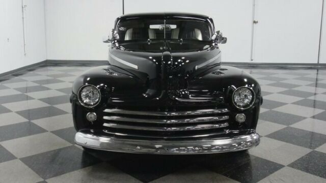 Ford Deluxe 1947 image number 19