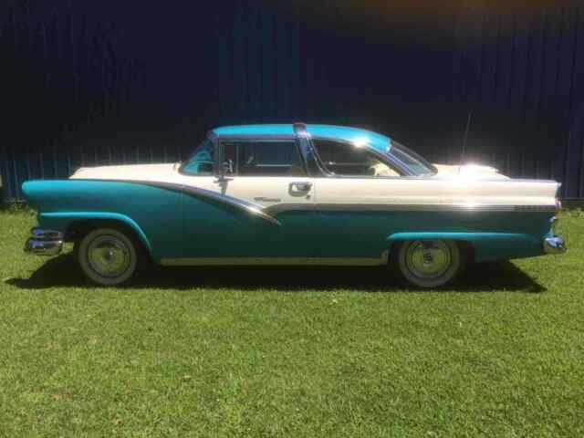 Ford Crown Victoria 1956 image number 14