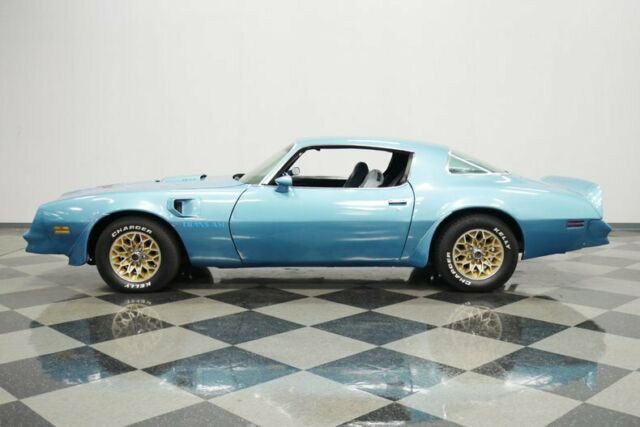 Pontiac Firebird 1977 image number 2