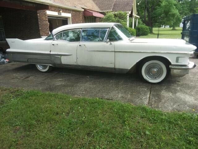 Cadillac Fleetwood 1958 image number 11