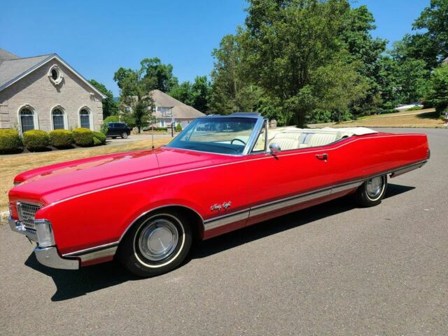 Oldsmobile Ninety-Eight 1968 image number 15