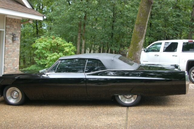 Cadillac DeVille 1967 image number 14