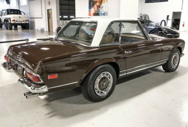 Mercedes-Benz SL-Class 1969 image number 3