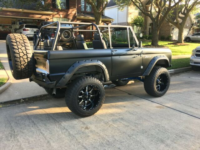 Ford Bronco 1966 image number 2