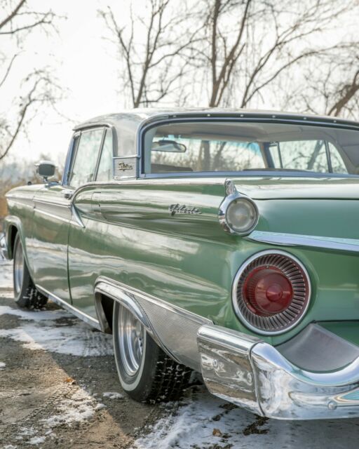 Ford Galaxie 1959 image number 1