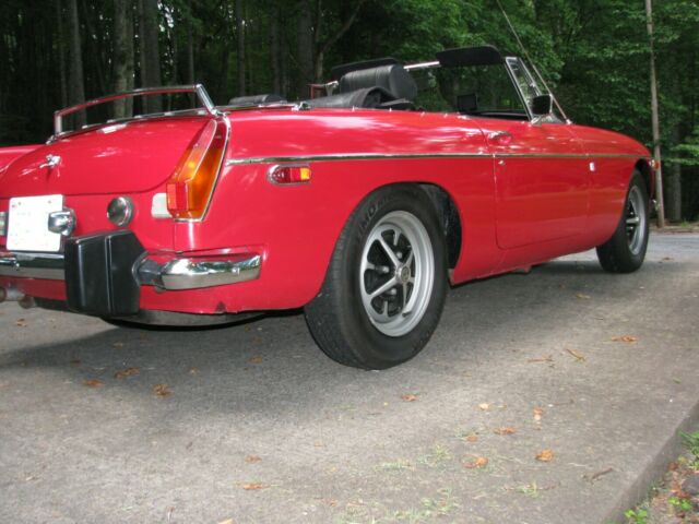 MG MGB 1974 image number 13