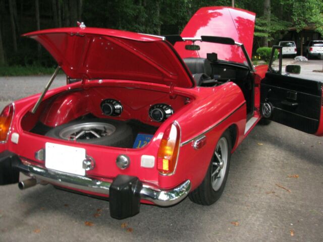 MG MGB 1974 image number 21