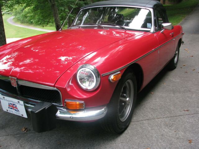 MG MGB 1974 image number 29