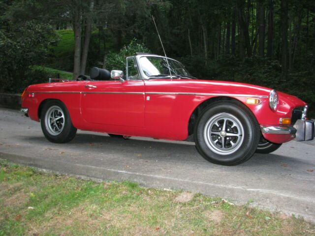 MG MGB 1974 image number 30