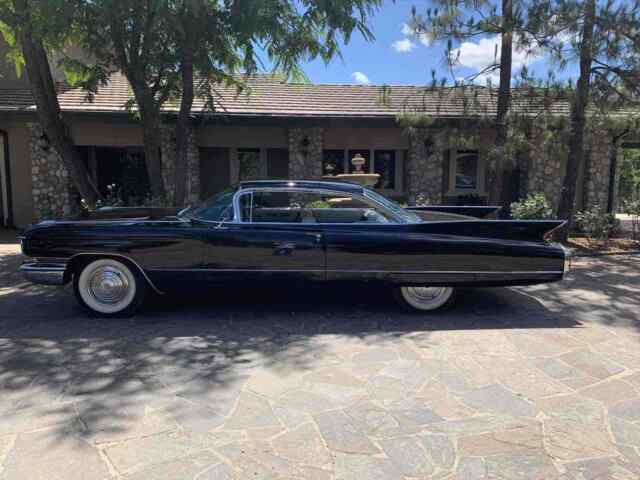 Cadillac Coupe 1960 image number 11