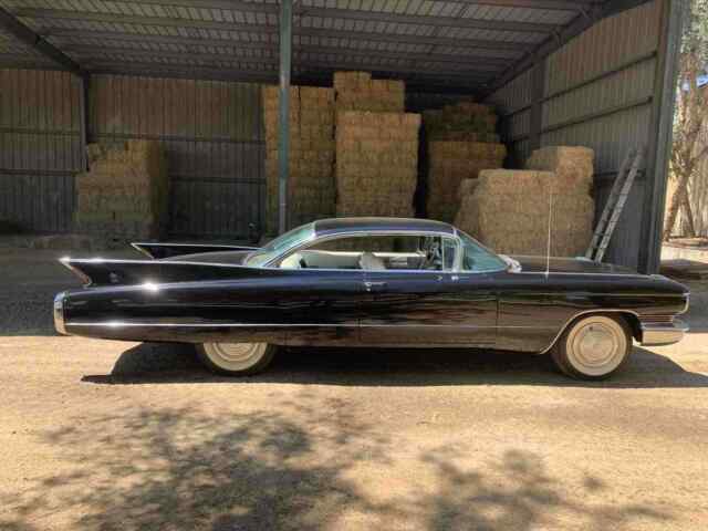 Cadillac Coupe 1960 image number 22