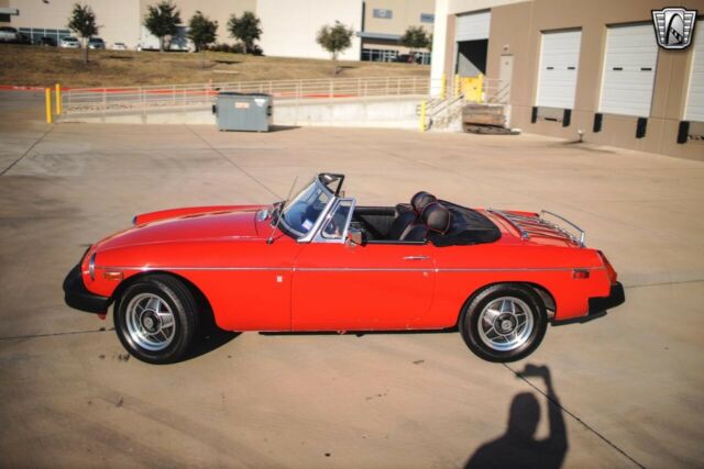 MG MGB 1975 image number 7