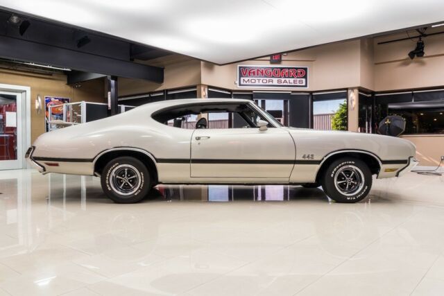 Oldsmobile 442 1972 image number 1