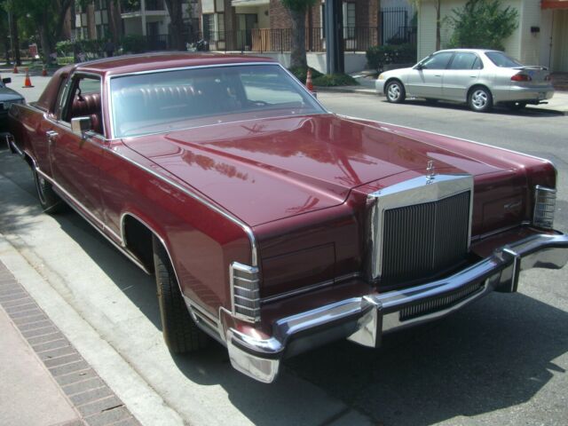 Lincoln Town Car 1979 image number 10