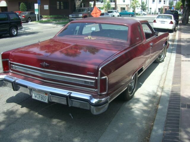 Lincoln Town Car 1979 image number 13