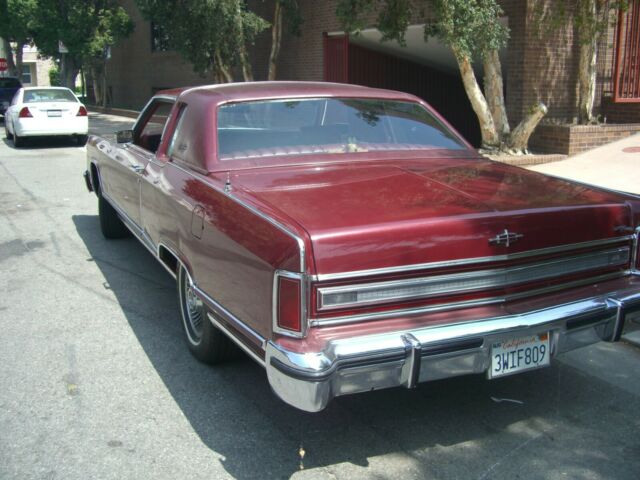 Lincoln Town Car 1979 image number 4