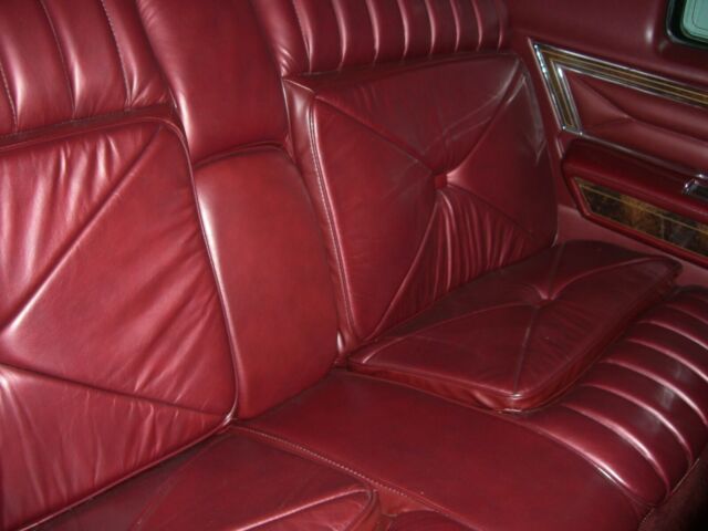 Lincoln Town Car 1979 image number 6