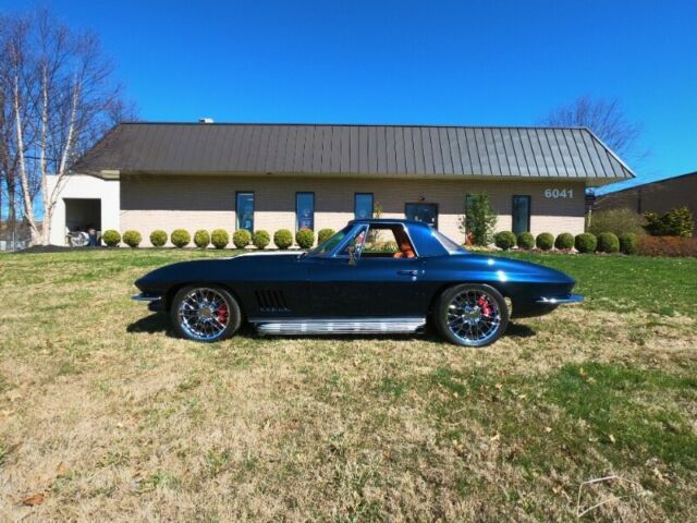 Chevrolet Corvette 1965 image number 0