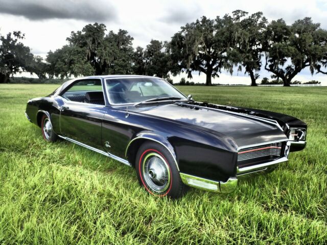 Buick Riviera 1967 image number 24