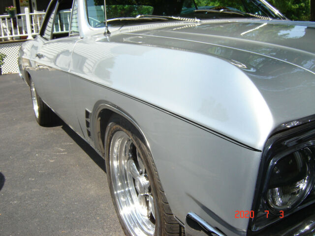 Buick Skylark 1966 image number 2