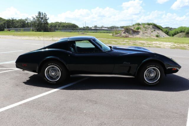 Chevrolet Corvette 1976 image number 28