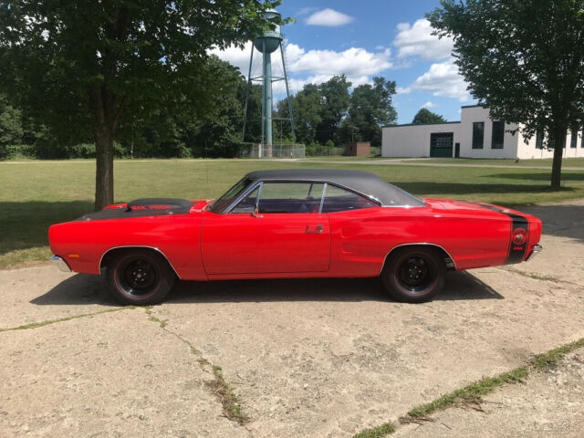 Dodge Coronet 1969 image number 2