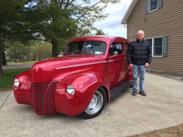 Ford Tudor 1940 image number 0