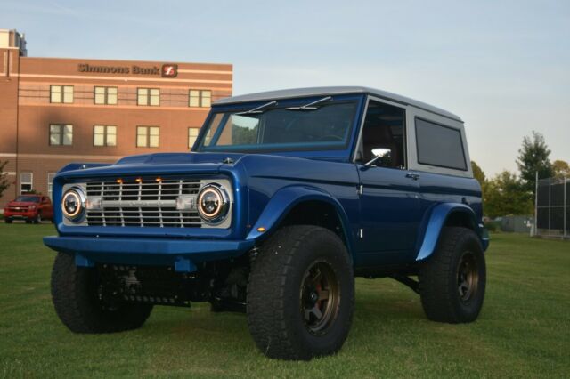 Ford Bronco 1972 image number 1