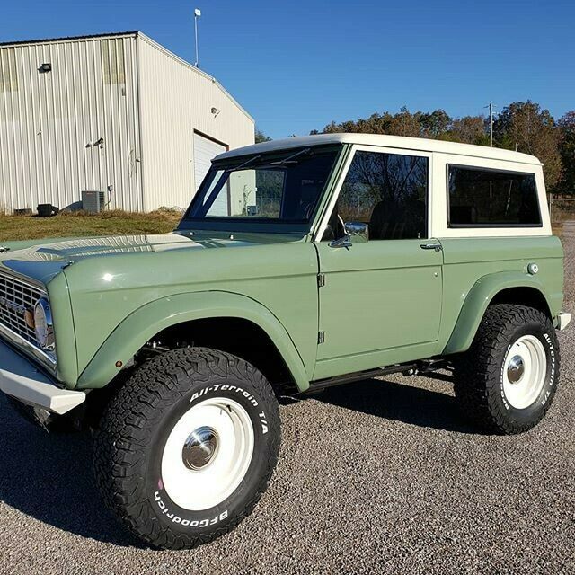 Ford Bronco 1972 image number 15