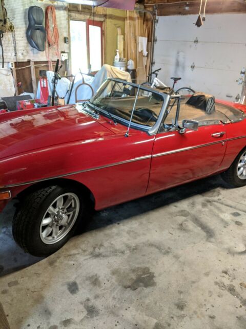 MG MGB 1974 image number 33