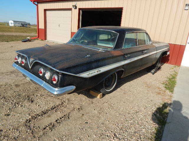 Chevrolet Impala 1961 image number 19