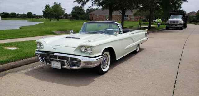 Ford Thunderbird 1960 image number 1