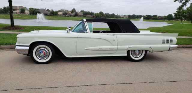 Ford Thunderbird 1960 image number 19