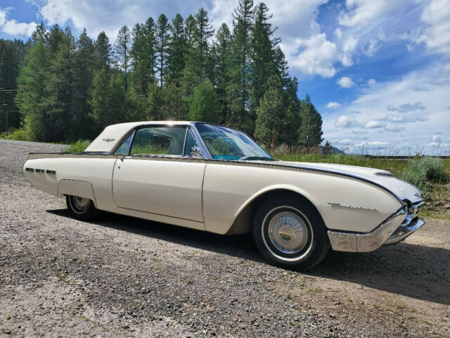 Ford Thunderbird 1962 image number 0