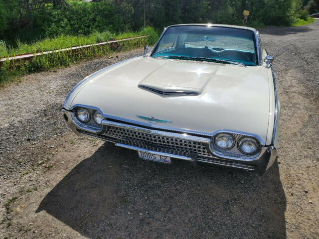 Ford Thunderbird 1962 image number 3