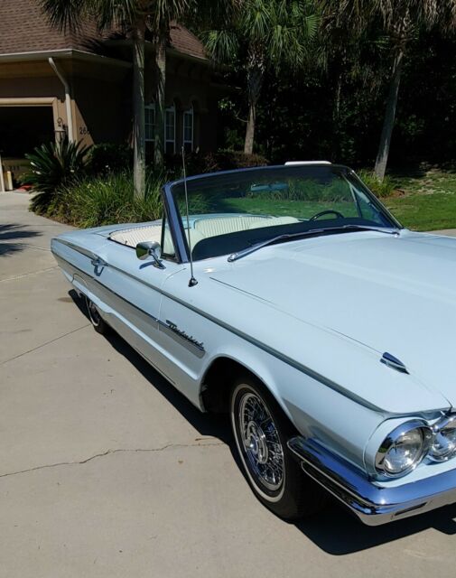 Ford Thunderbird 1964 image number 2