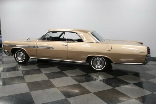 Pontiac Bonneville 1963 image number 32