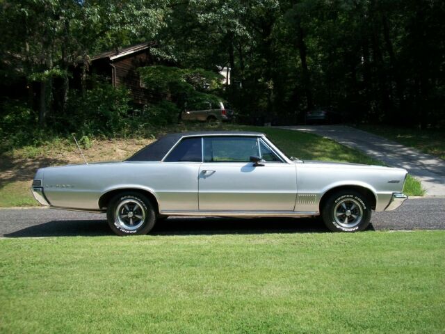 Pontiac Le Mans 1965 image number 2