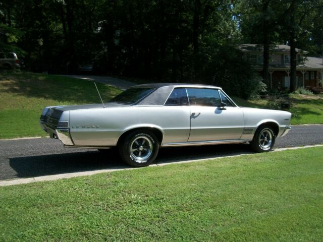 Pontiac Le Mans 1965 image number 27