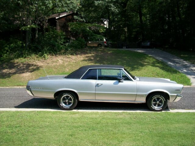 Pontiac Le Mans 1965 image number 41