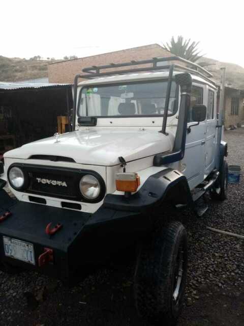 Toyota FJ Cruiser 1975 image number 1