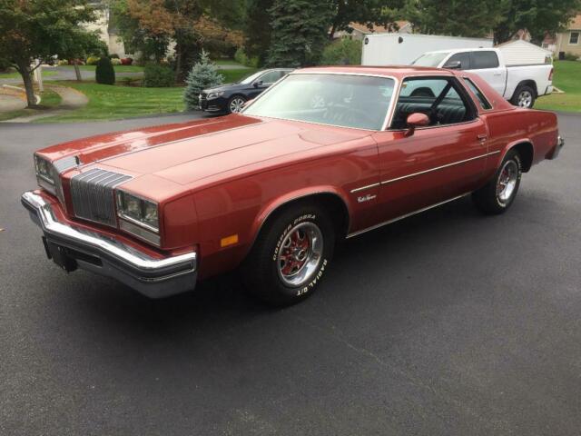 Oldsmobile Cutlass 1977 image number 0