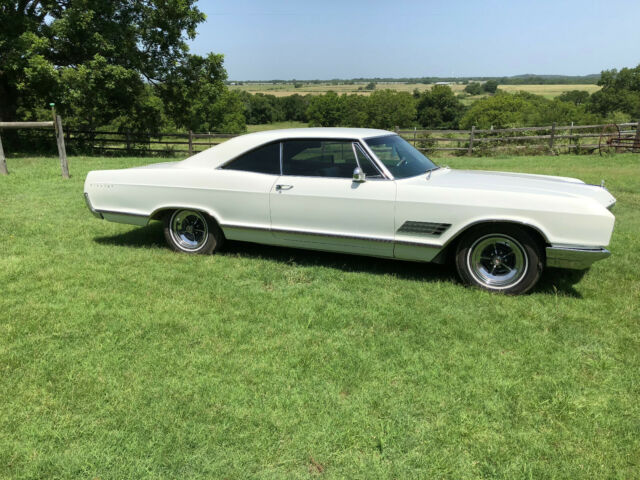 Buick Wildcat 1966 image number 0