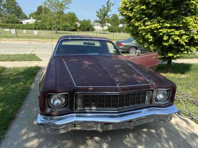 Chrysler Plymouth 1976 image number 1