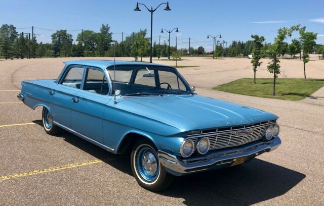 Chevrolet Biscayne 1961 image number 23