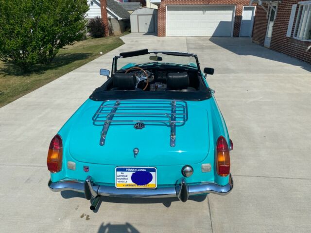 MG MGB 1972 image number 3