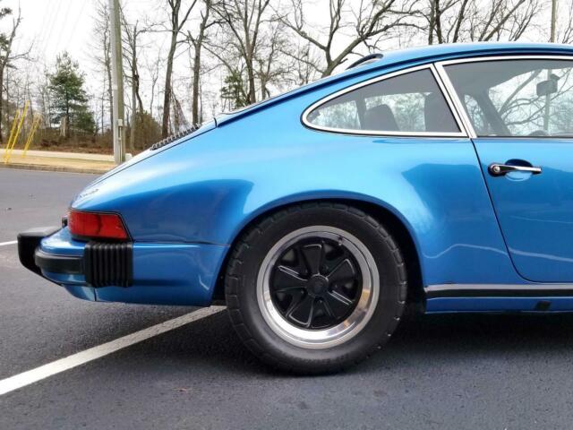 Porsche 911 1976 image number 18