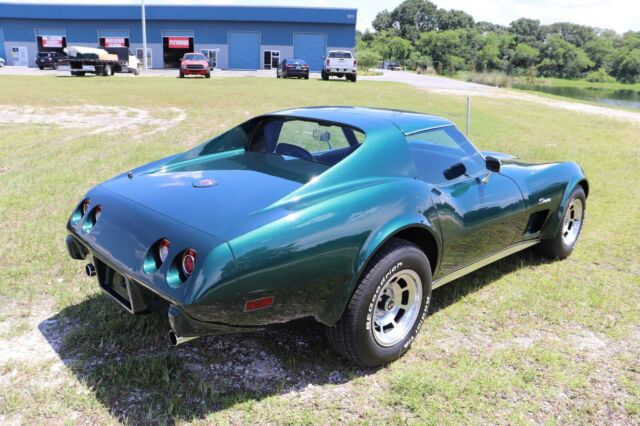 Chevrolet Corvette 1976 image number 27