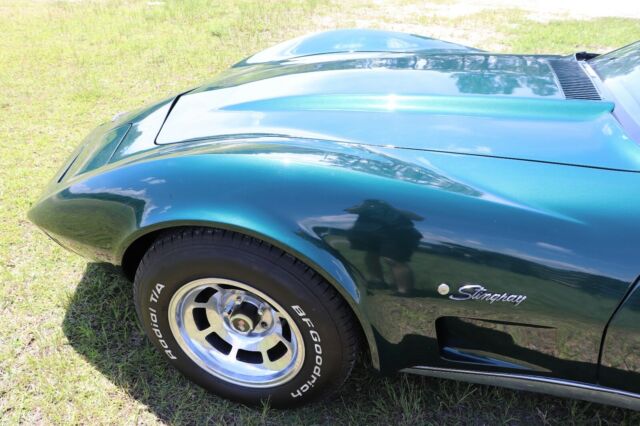 Chevrolet Corvette 1976 image number 6