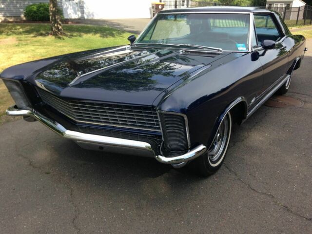 Buick Riviera 1965 image number 1